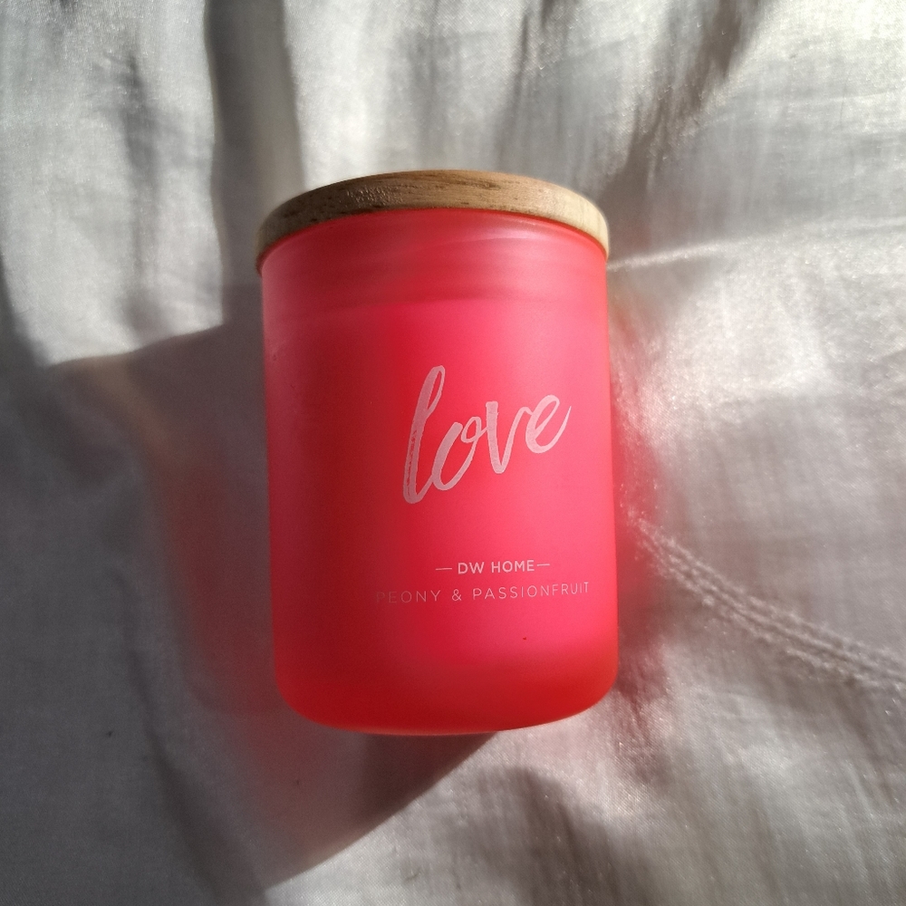 DW Home Candle